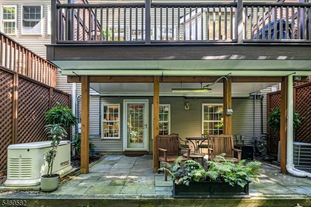 44 Rock Creek Woods Dr, Lambertville City, NJ 08530