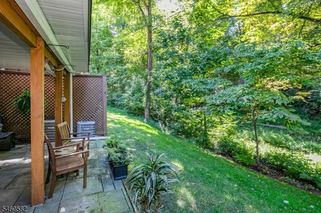 44 Rock Creek Woods Dr, Lambertville City, NJ 08530