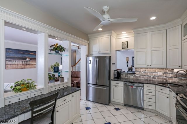 44 Rock Creek Woods Dr, Lambertville City, NJ 08530