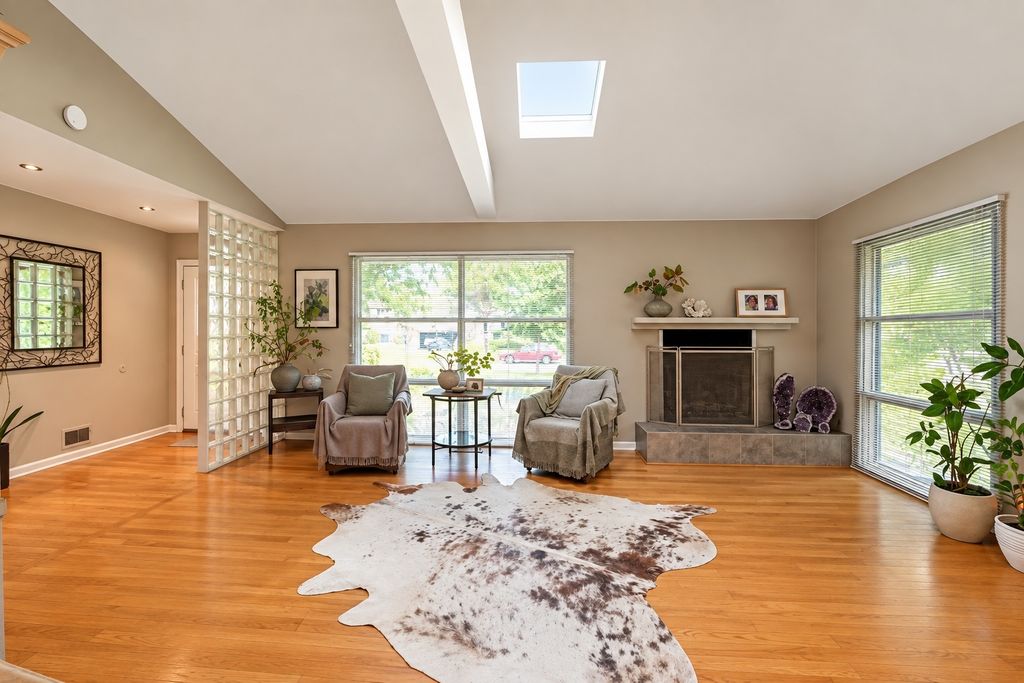 426 Amherst Avenue, Des Plaines, IL 60016 — photo 2