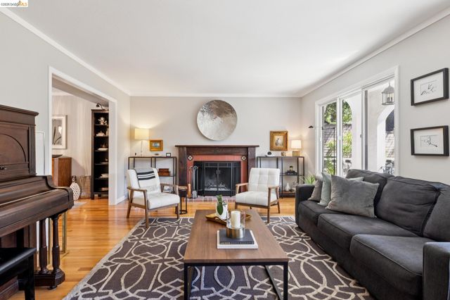 15 Dias Ct, El Sobrante, CA 94803