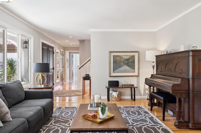 15 Dias Ct, El Sobrante, CA 94803