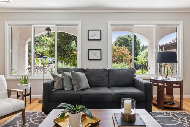 15 Dias Ct, El Sobrante, CA 94803