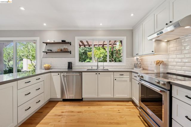 15 Dias Ct, El Sobrante, CA 94803