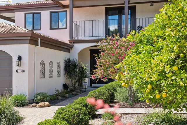 15 Dias Ct, El Sobrante, CA 94803