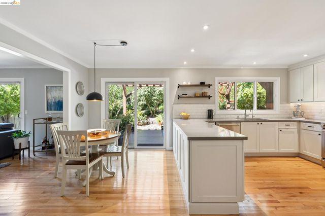 15 Dias Ct, El Sobrante, CA 94803