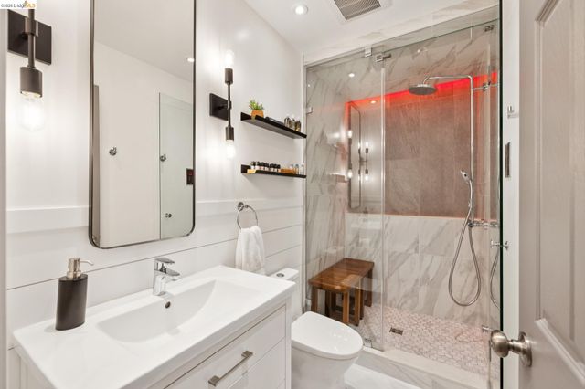 15 Dias Ct, El Sobrante, CA 94803