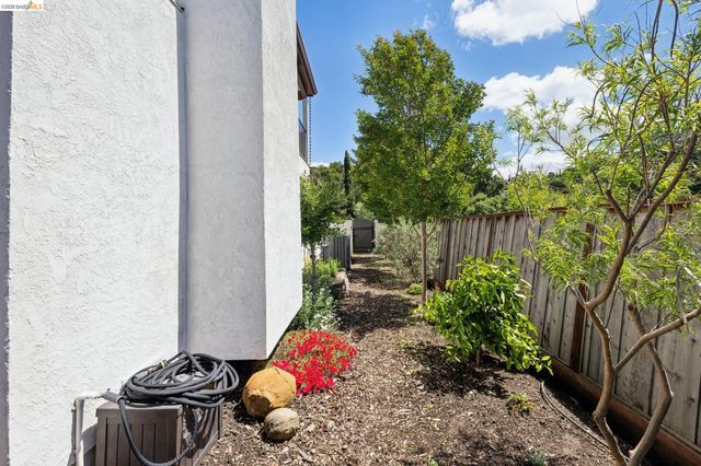 15 Dias Ct, El Sobrante, CA 94803