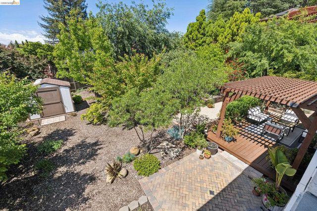 15 Dias Ct, El Sobrante, CA 94803