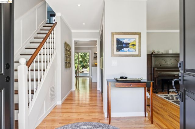 15 Dias Ct, El Sobrante, CA 94803