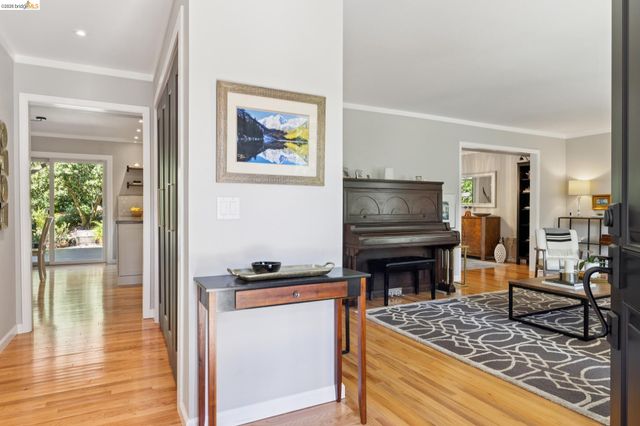 15 Dias Ct, El Sobrante, CA 94803