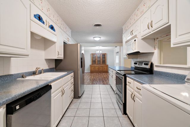 3225 E Houston Street, Paris, TX 75460