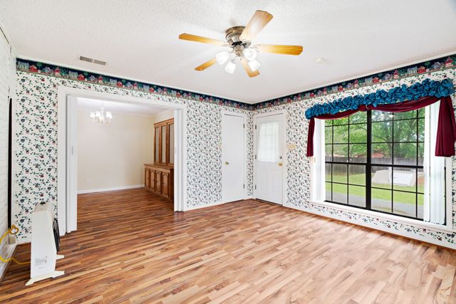 3225 E Houston Street, Paris, TX 75460