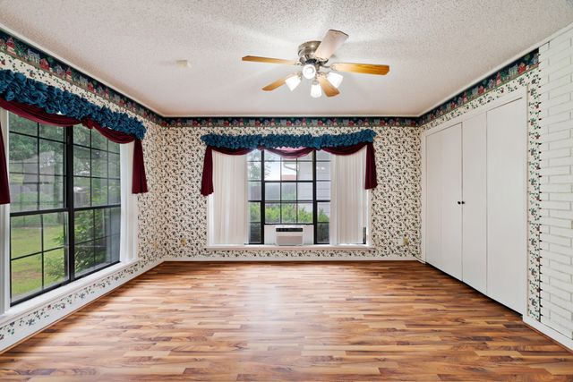 3225 E Houston Street, Paris, TX 75460