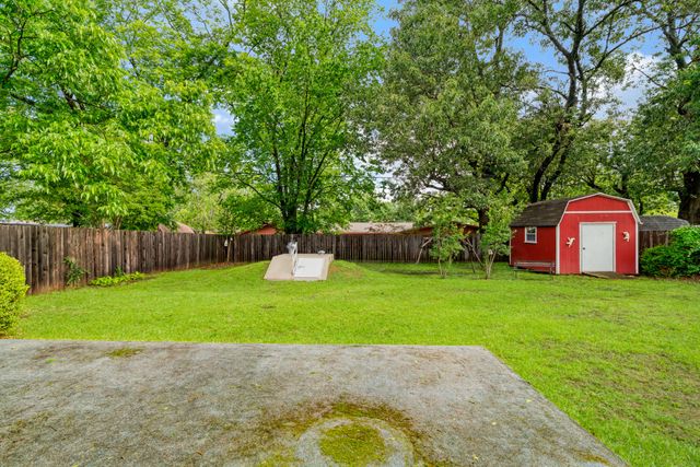 3225 E Houston Street, Paris, TX 75460