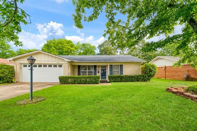 3225 E Houston Street, Paris, TX 75460