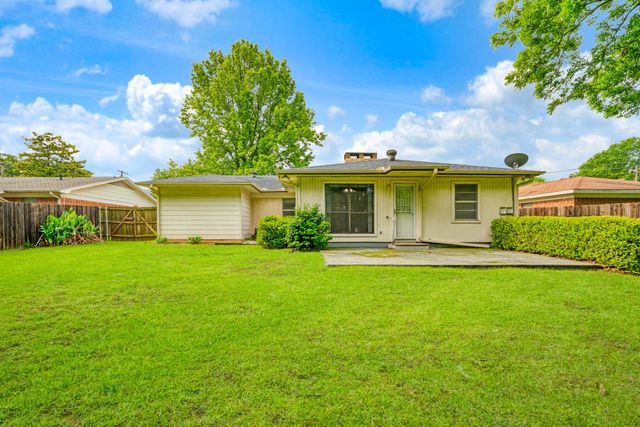 3225 E Houston Street, Paris, TX 75460