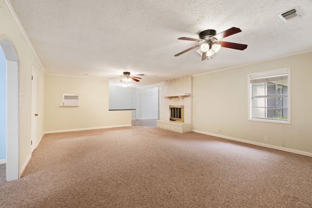 3225 E Houston Street, Paris, TX 75460
