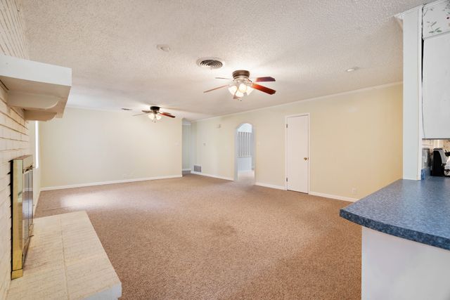 3225 E Houston Street, Paris, TX 75460