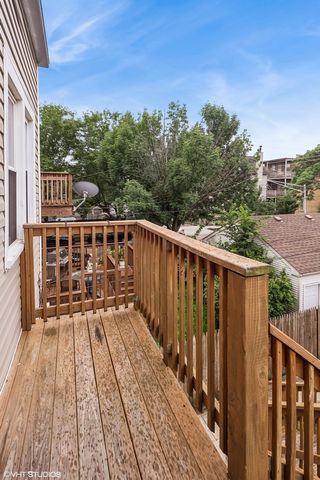 1702 N Campbell Avenue, Chicago, IL 60647