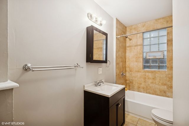 1702 N Campbell Avenue, Chicago, IL 60647