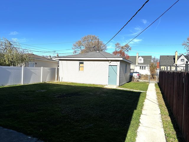 7304 W 57th Street W, Summit, IL 60501