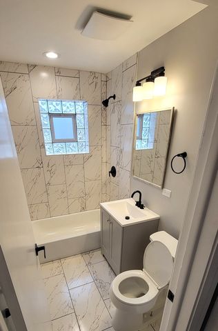 7304 W 57th Street W, Summit, IL 60501