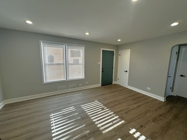 7304 W 57th Street W, Summit, IL 60501