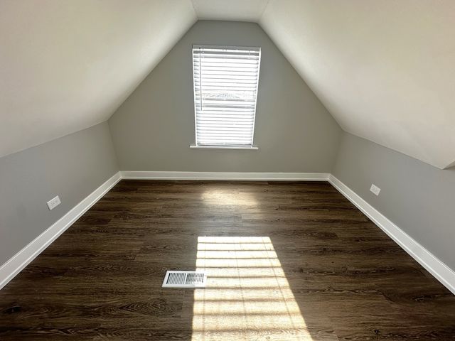 7304 W 57th Street W, Summit, IL 60501