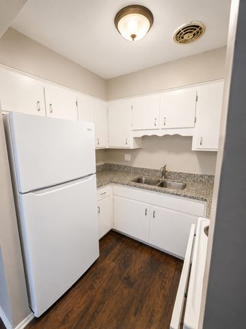 336 Lathrop Avenue 603, Forest Park, IL 60130