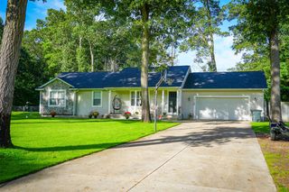 2063 Rambling Oak Drive, Muskegon, MI 49445