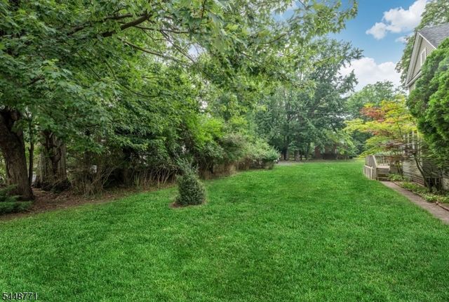 7 Hardenburgh Ave, Demarest Boro, NJ 07627
