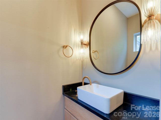 1174 Park West Drive, Charlotte, NC 28209