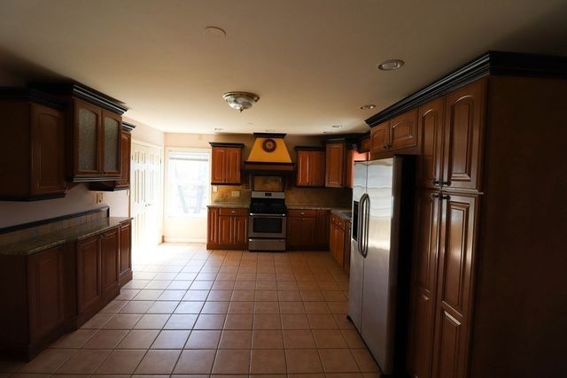 795 Salem 2, Malden, MA 02148