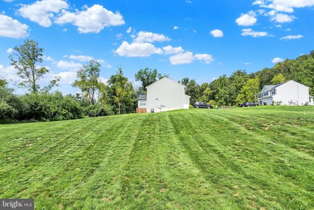17 CROOKED CT, Reading, PA 19606
