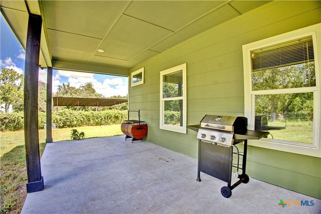 1597 County Road 314, Lexington, TX 78947