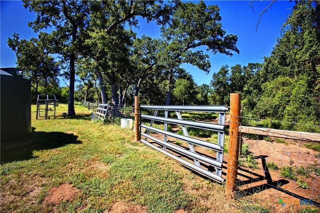 1597 County Road 314, Lexington, TX 78947