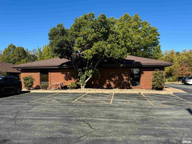 612 35TH Avenue, Moline, IL 61265