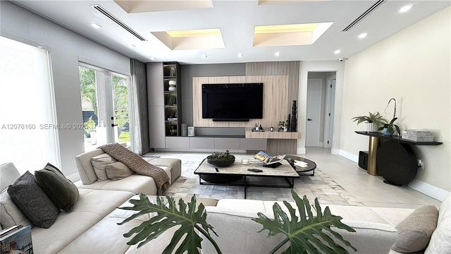 8211 SW 122nd Avenue, Miami, FL 33183