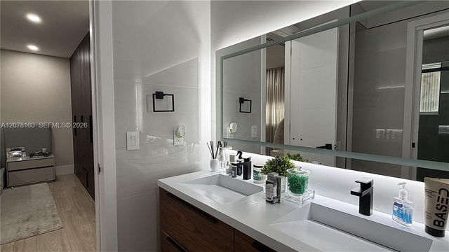 8211 SW 122nd Avenue, Miami, FL 33183
