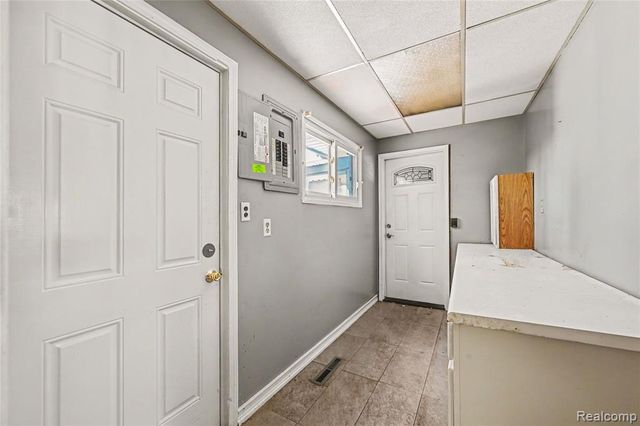 29655 Winter Court, Garden City, MI 48135