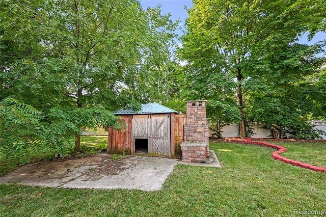 29655 Winter Court, Garden City, MI 48135