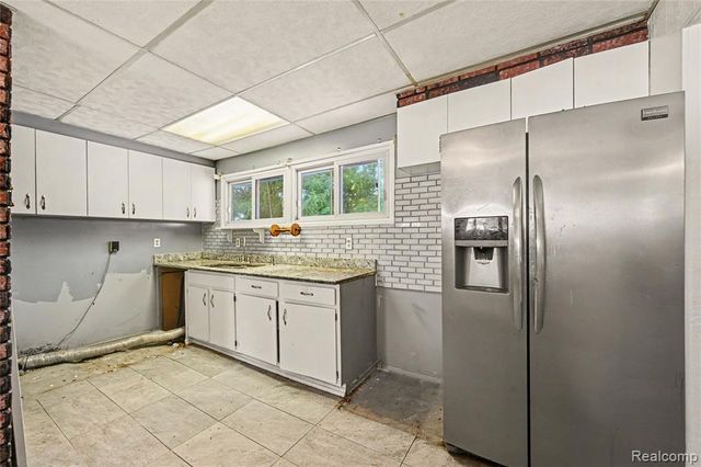 29655 Winter Court, Garden City, MI 48135