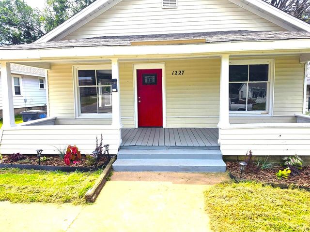 1227 E 11th Street, Shawnee, OK 74801