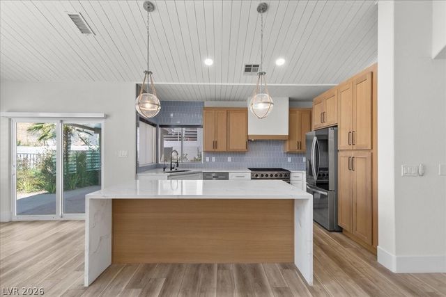 8120 Pacific Cove Drive, Las Vegas, NV 89128