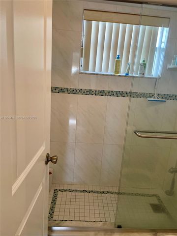 3940 NW 42nd Ave 319, Lauderdale Lakes, FL 33319