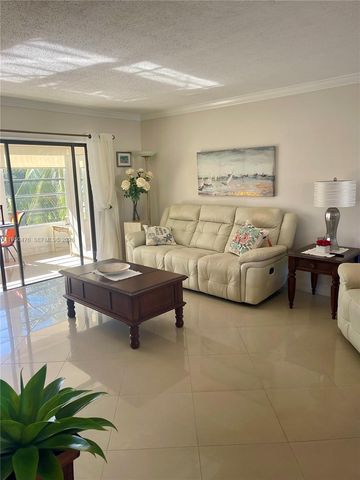 3940 NW 42nd Ave 319, Lauderdale Lakes, FL 33319