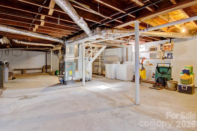 24 W Berkley Street, Granite Falls, NC 28630