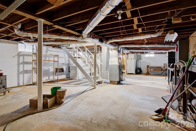 24 W Berkley Street, Granite Falls, NC 28630