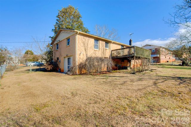 24 W Berkley Street, Granite Falls, NC 28630